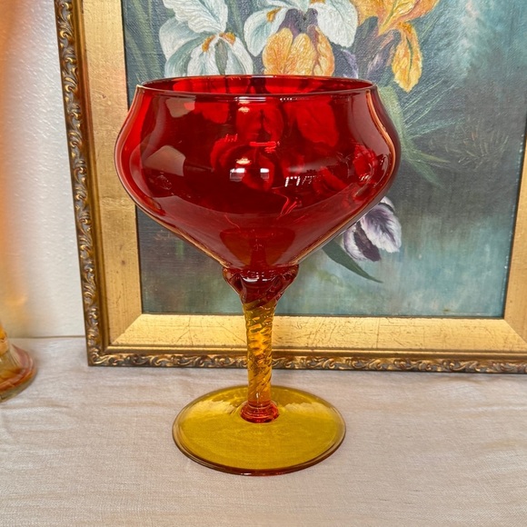 Empoli Amberina Twisted Stem Footed Goblet Vase - Picture 5 of 15